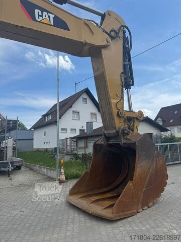 гусеничний екскаватор Caterpillar 390FL ME