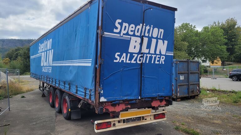 Brandalı açık yarı römork Schwarzmüller Standard Portaltüren Edscha