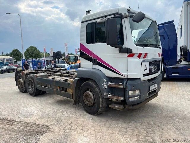 Alusta ja ohjaamo MAN TGS 26.320 6x2-2BL
