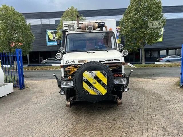 Tienrakennuskone Unimog U 1650 L (Railroad cleaning)