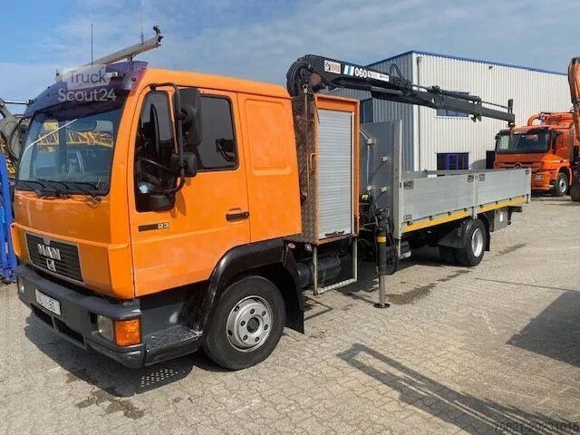 Camion cu macara MAN 10.223 F - 105 10.223 F - 105