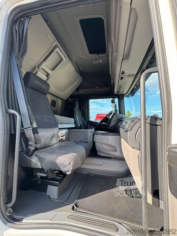 Nákladné vozidlo s výmennou nadstavbou SCANIA R 450 Retarder Voll Luft Lift Achse