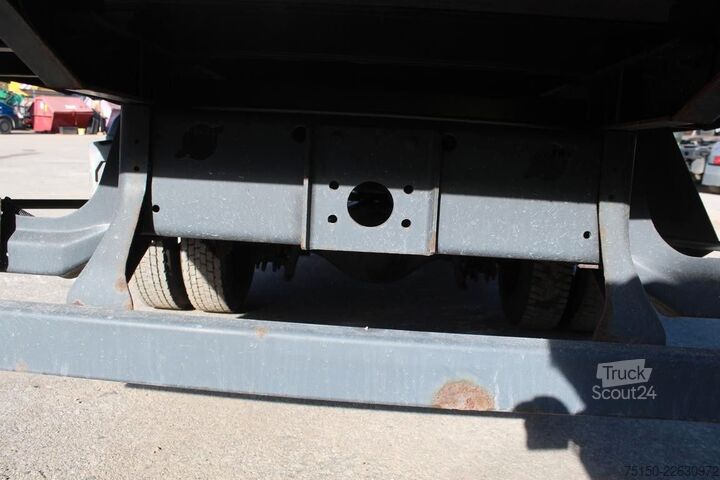 Kombiniran vozilo s ponjavo MERCEDES-BENZ 813 4x2 BB - kein 816, 818 Nr.: 440