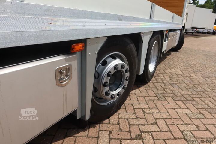 Transporteur de voitures DAF XF 106.480 106 XF 480