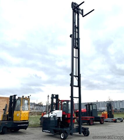 Carrello elevatore a 4 vie Combilift C4500 / LPG / 4500 kg/ Triplex 9300 mm