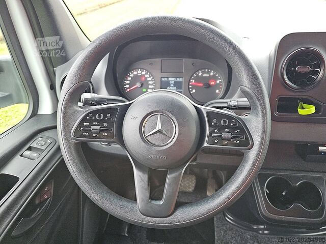 Valise MERCEDES-BENZ SPRINTER 315 Bakwagen Laadklep!