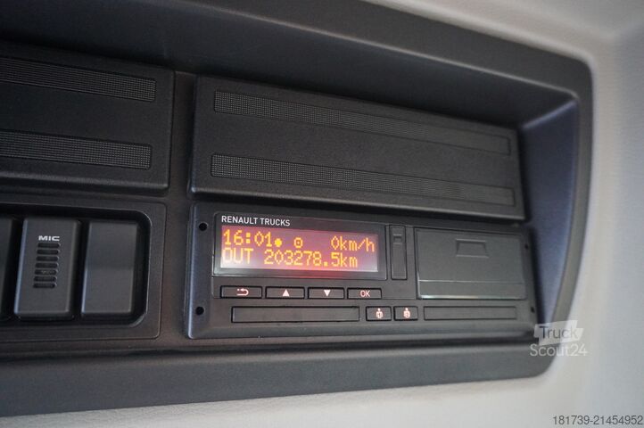 Бортовий із краном Renault C280 DTI 8 / FASSI crane 5.6T / range 8m