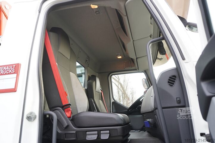 Бортовий із краном Renault C280 DTI 8 / FASSI crane 5.6T / range 8m