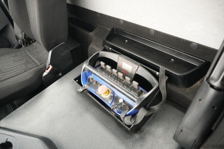 Бортовий із краном Mercedes-Benz Arocs 2536 6x2 E6 / Fassi F195A.0.23 / r