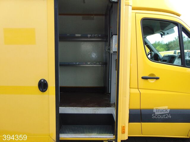 Transporter mit Koffer MERCEDES-BENZ SPRINTER 310 CDI MAXI 7G-Tronic/Kamera/Regalsys.