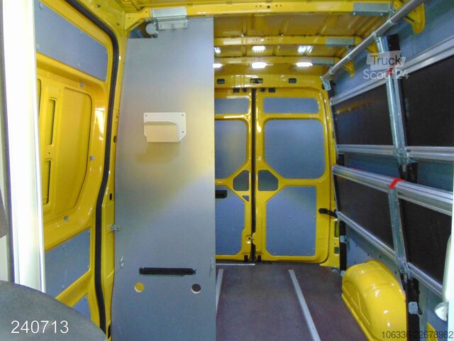 Фургон з високим дахом VW Crafter 35 2.0 TDI *Klima*Regalsystem*Kamera*