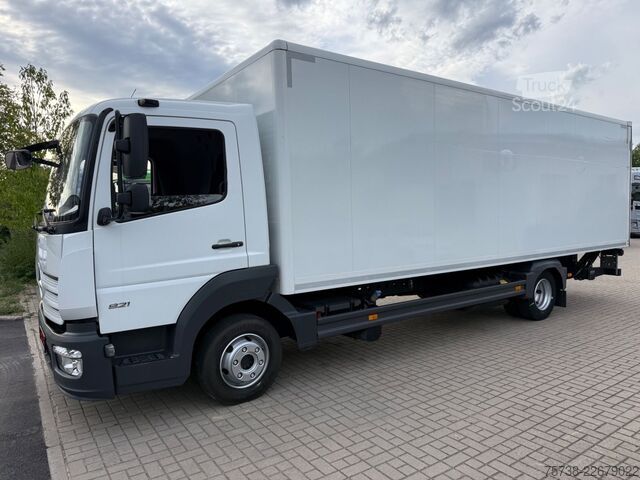 شاحنة صندوقية MERCEDES-BENZ Atego 821 L Koffer+LBW/Klima/Motorbremse/EURO6D