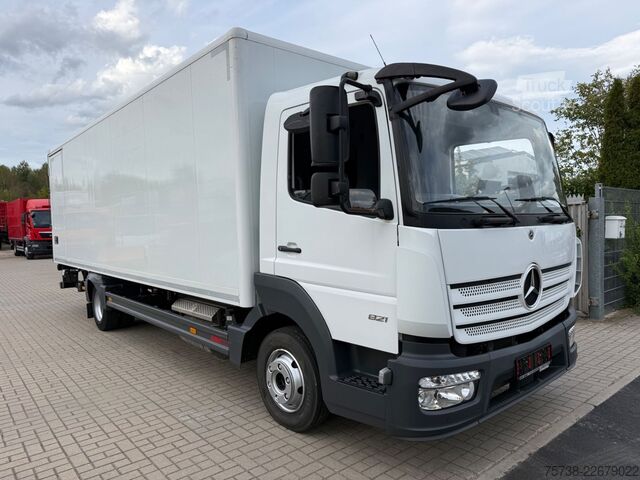 شاحنة صندوقية MERCEDES-BENZ Atego 821 L Koffer+LBW/Klima/Motorbremse/EURO6D