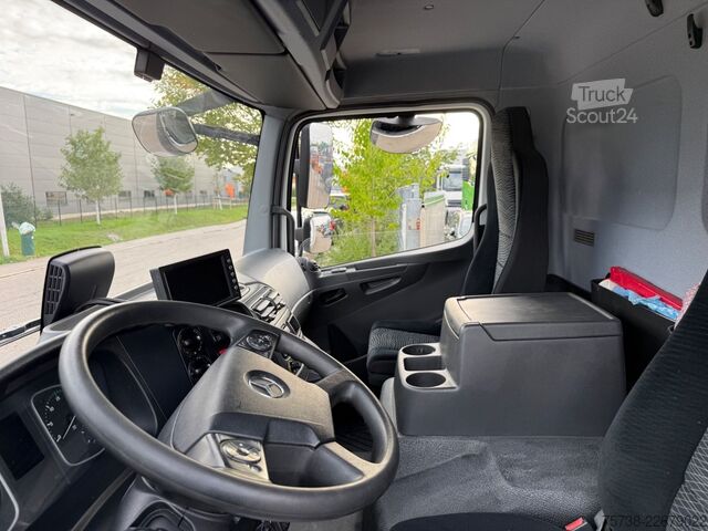 شاحنة صندوقية MERCEDES-BENZ Atego 821 L Koffer+LBW/Klima/Motorbremse/EURO6D