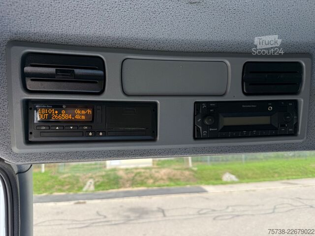 شاحنة صندوقية MERCEDES-BENZ Atego 821 L Koffer+LBW/Klima/Motorbremse/EURO6D