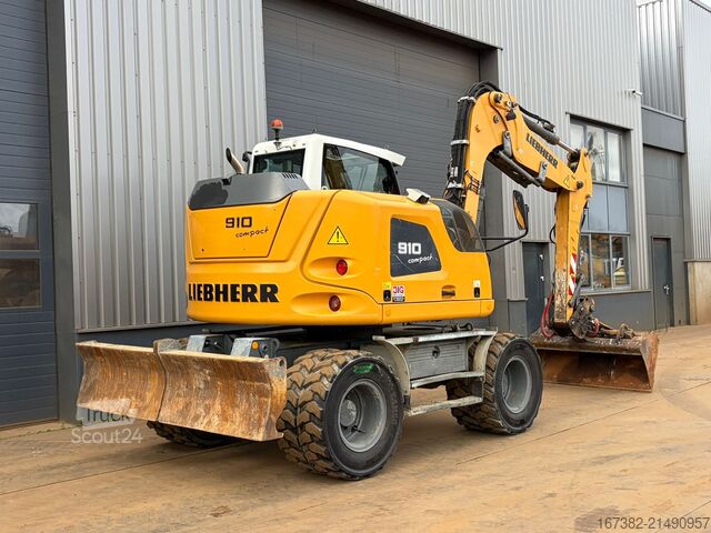 Bager na točkovima Liebherr 910