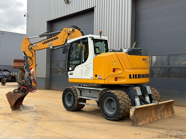 Bager na točkovima Liebherr 910