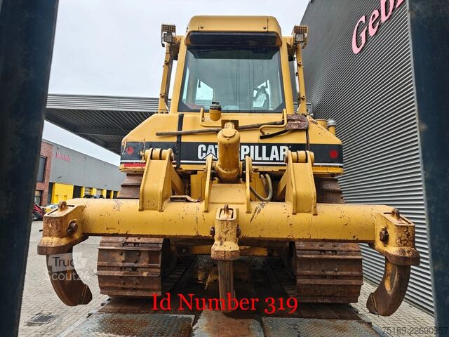 Niveladora Caterpillar D6N XL