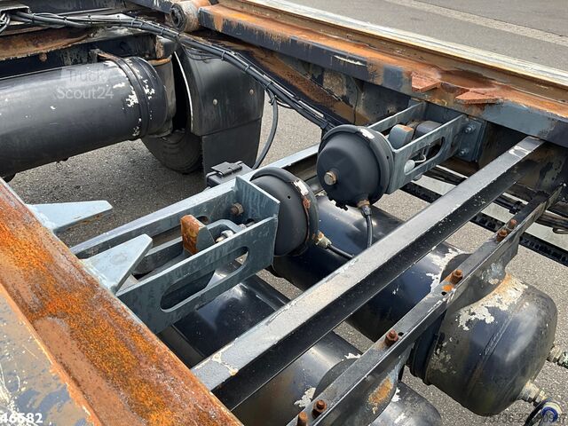 Containervervoer R.A.F. 3-assige containeraanhangwagen