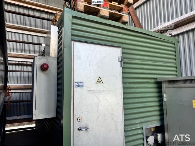 Bouwmachine  Container with 2 Tanks of 5000 Litres Each