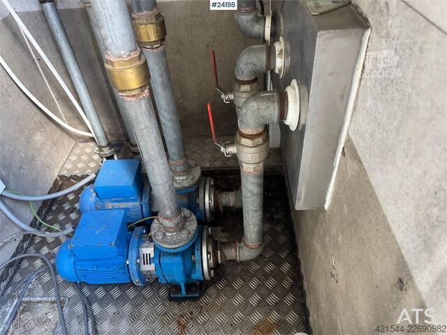 Bouwmachine  Container with 2 Tanks of 5000 Litres Each