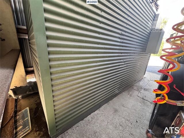 Bouwmachine  Container with 2 Tanks of 5000 Litres Each