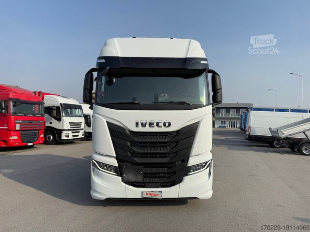 Standart traktör Iveco S-WAY 460