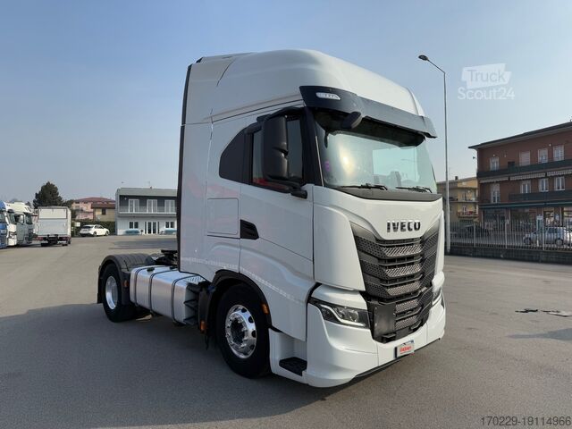 Standart traktör Iveco S-WAY 460