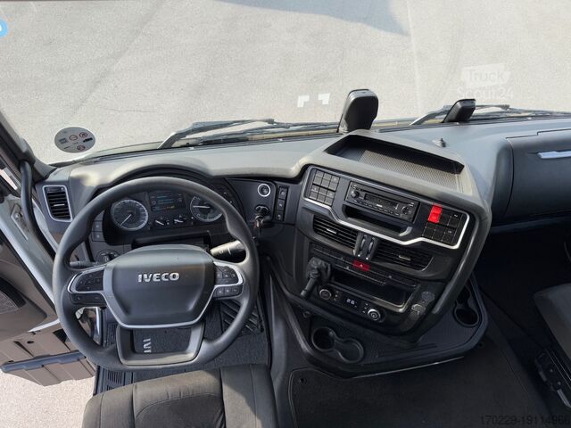 Standartinis traktorius Iveco S-WAY 460