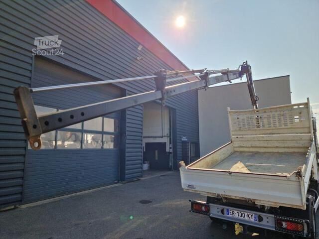Kravas mikroautobuss ar pašizgāzēju Renault Maxity BENNE + GRUE