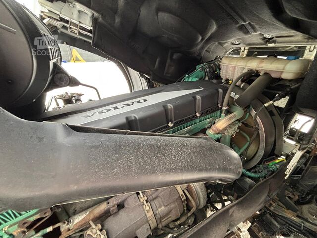 Şasi kabin Volvo FM 370 6x2*4 FOR SALE AS CHASSIS / CHASSIS L=72...