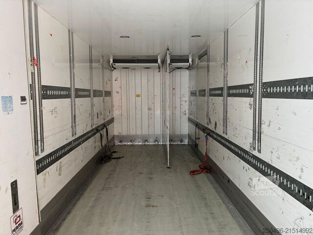 Låda kropp Mercedes-Benz Antos 2543 6x2*4 BOX L=8520 mm