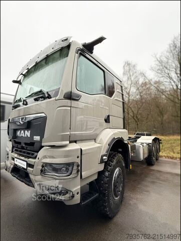 Podwozie ciężarówki MAN TGS 33.520 6x6 BB Fahrgest. Expeditionsm