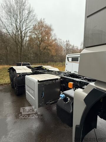Podwozie ciężarówki MAN TGS 33.520 6x6 BB Fahrgest. Expeditionsm