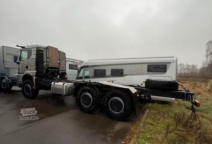 Podwozie ciężarówki MAN TGS 33.520 6x6 BB Fahrgest. Expeditionsm