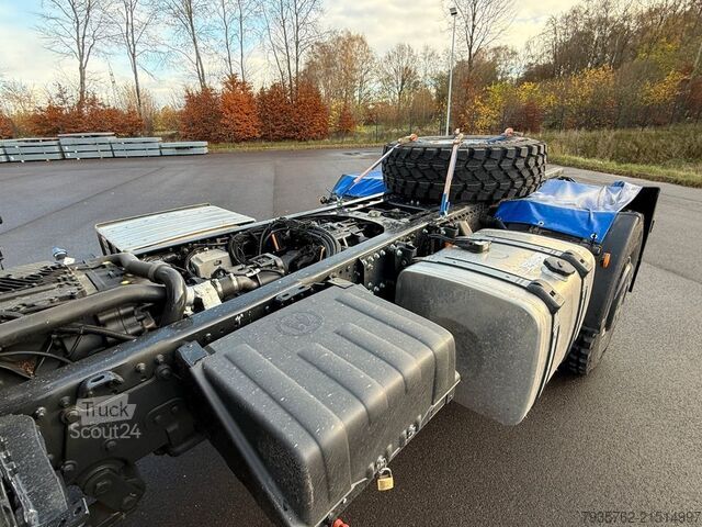 Chasis de camión MAN TGS 33.520 6x6 BB Fahrgest. Expeditionsm
