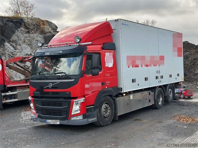 Resväska Volvo FM 500 6x2 box truck w/ full side opening and lift