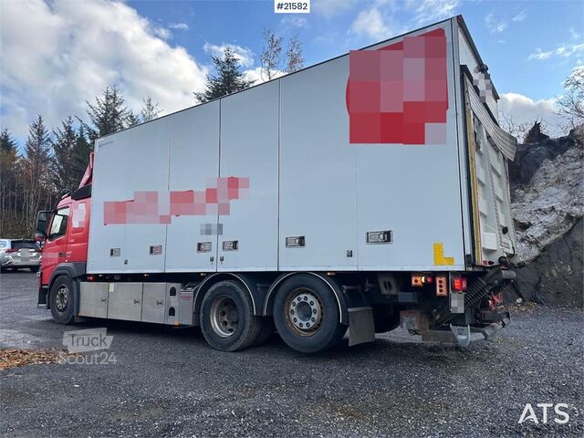 Resväska Volvo FM 500 6x2 box truck w/ full side opening and lift