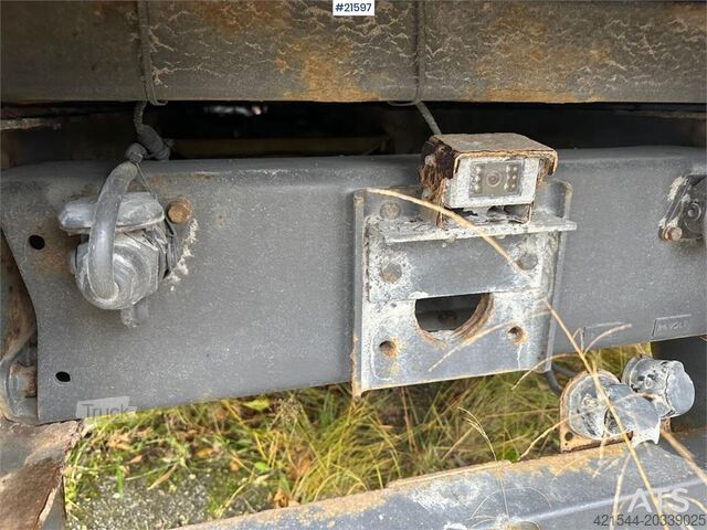 Trailer til platform Mercedes-Benz 1524 L flatbed truck w/ new compressor and winter