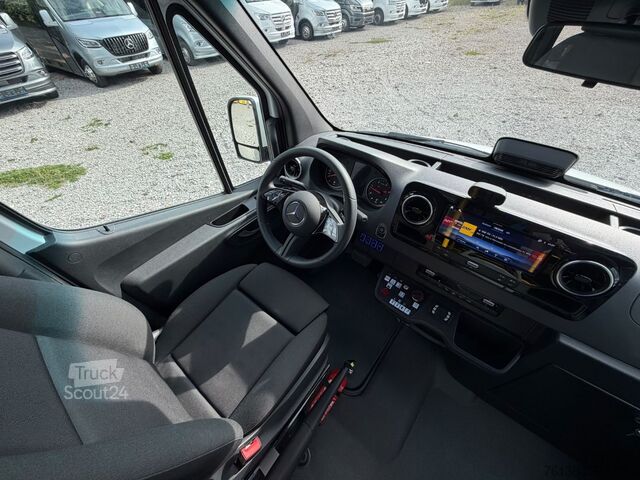 Autobuz urban MERCEDES-BENZ Sprinter 16+27 Mittelniederflur Linien Rollstuhl