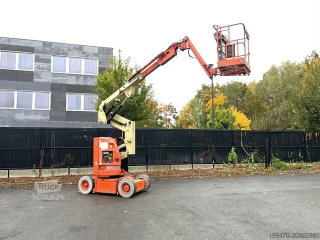 Knikarm werkplatform JLG E300AJP (11m)