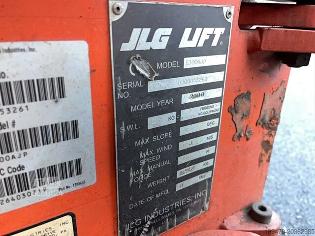 Knikarm werkplatform JLG E300AJP (11m)