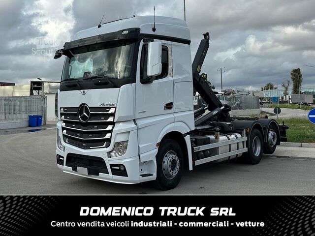 Standard-Sattelzugmaschine Mercedes-Benz Actros 2551