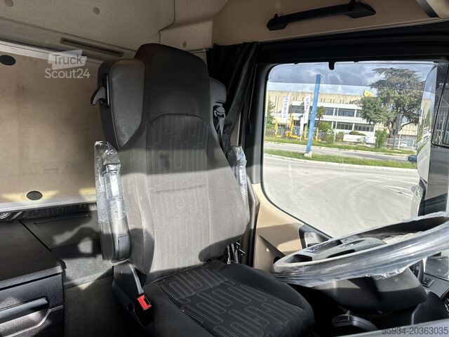 Standard-Sattelzugmaschine Mercedes-Benz Actros 2551