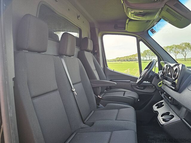 Korkeakattoinen farmari MERCEDES-BENZ SPRINTER 317 L2H2 LED Mbux10 Navi