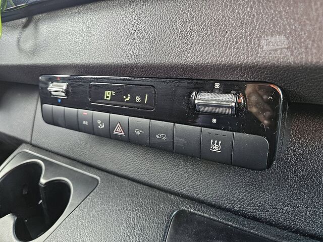 Korkeakattoinen farmari MERCEDES-BENZ SPRINTER 317 L2H2 LED Mbux10 Navi