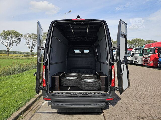 Korkeakattoinen farmari MERCEDES-BENZ SPRINTER 317 L2H2 LED Mbux10 Navi