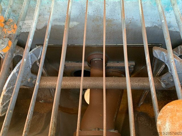 Betonpumpen-LKW MERCEDES-BENZ AROCS 2636 6x4 Euro 6 Betonpumpe SERMAC 5Z33