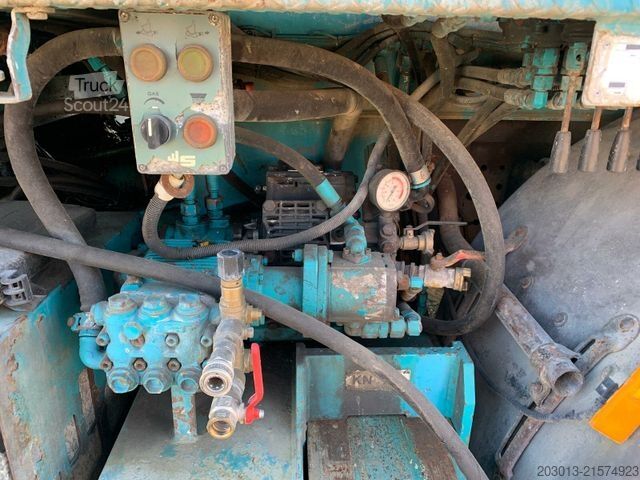 Betonpumpen-LKW MERCEDES-BENZ AROCS 2636 6x4 Euro 6 Betonpumpe SERMAC 5Z33