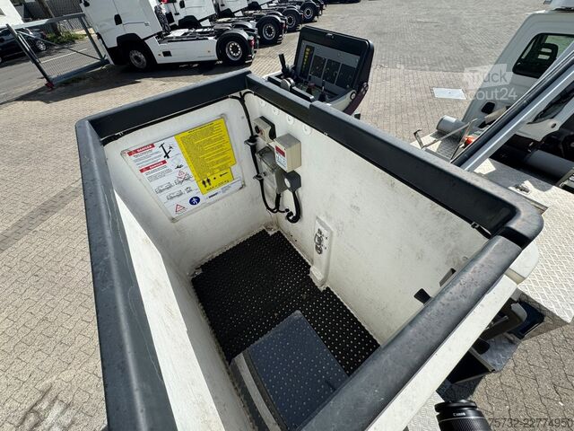 Plate-forme élévatrice sur camion Iveco Daily  35-140 Bühne Versalift 13m 2 Personen Korb 200kg